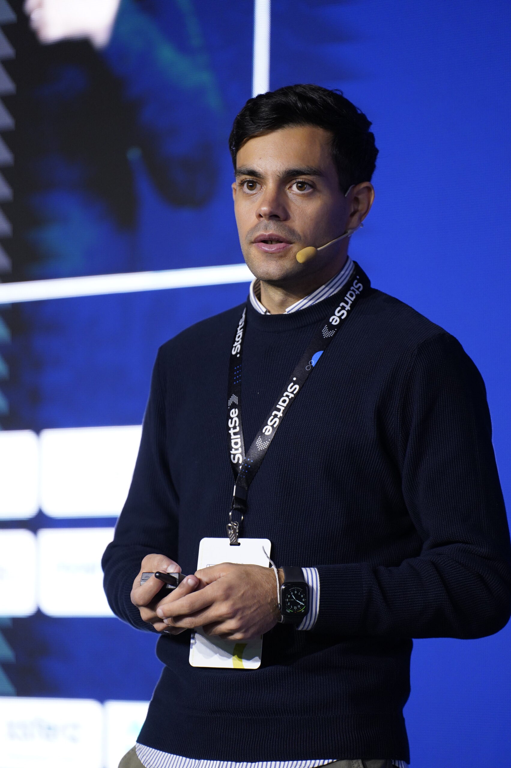 Santiago Juarros speaking on stage